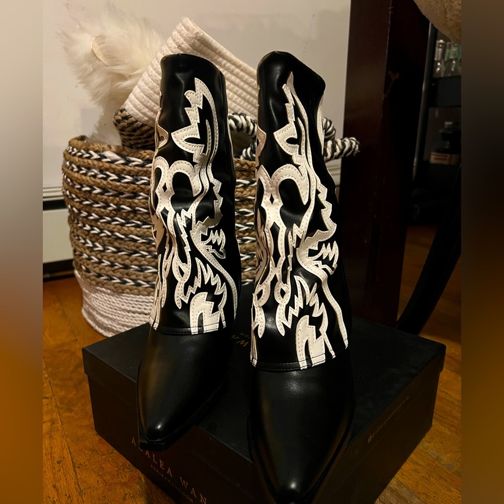 Azalea Wang Esperanza Black/White Western “Cowboy” Bootie